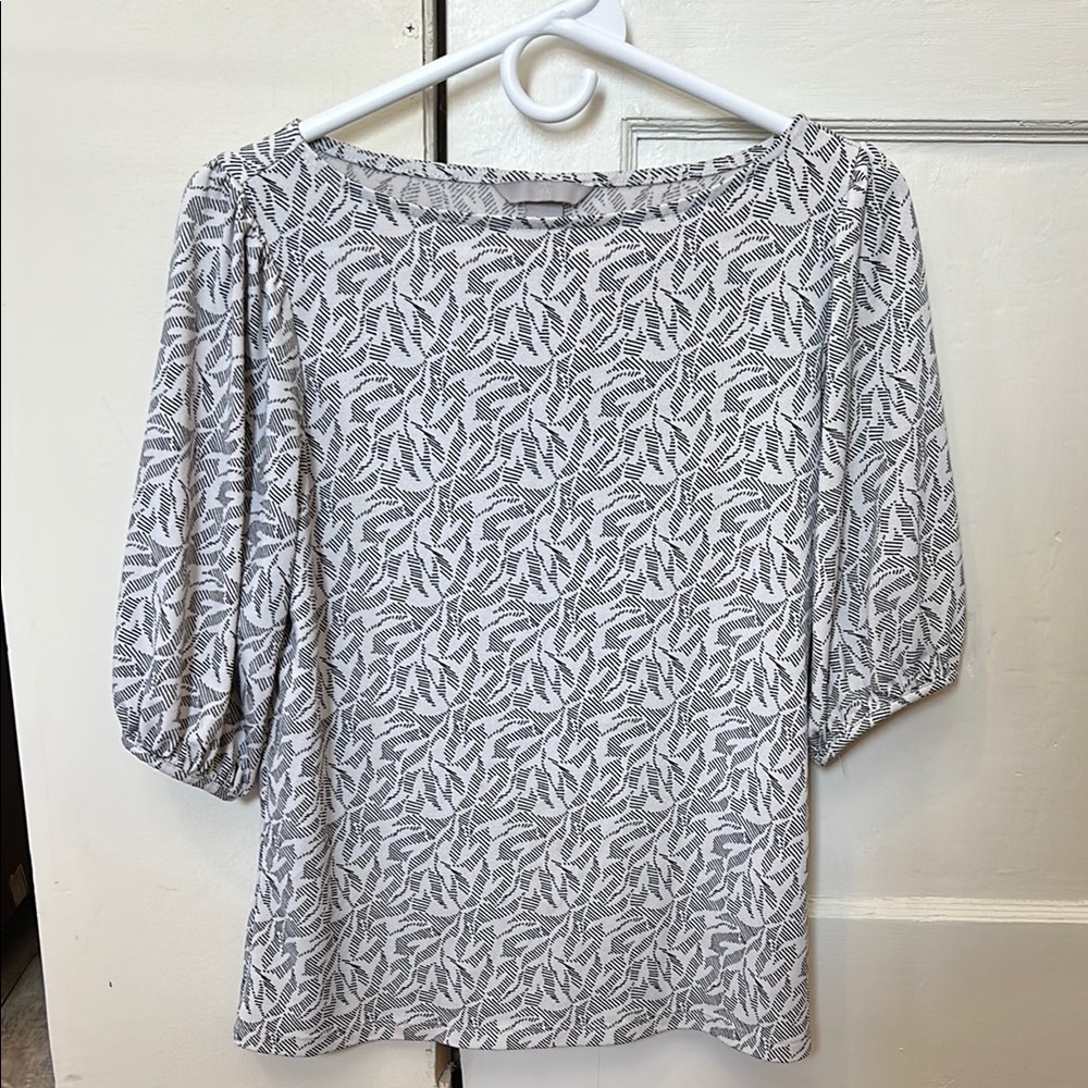 H&M Gray Puff Sleeve Blouse Relaxed Fit Work Shirt Print Half Length Sleeve